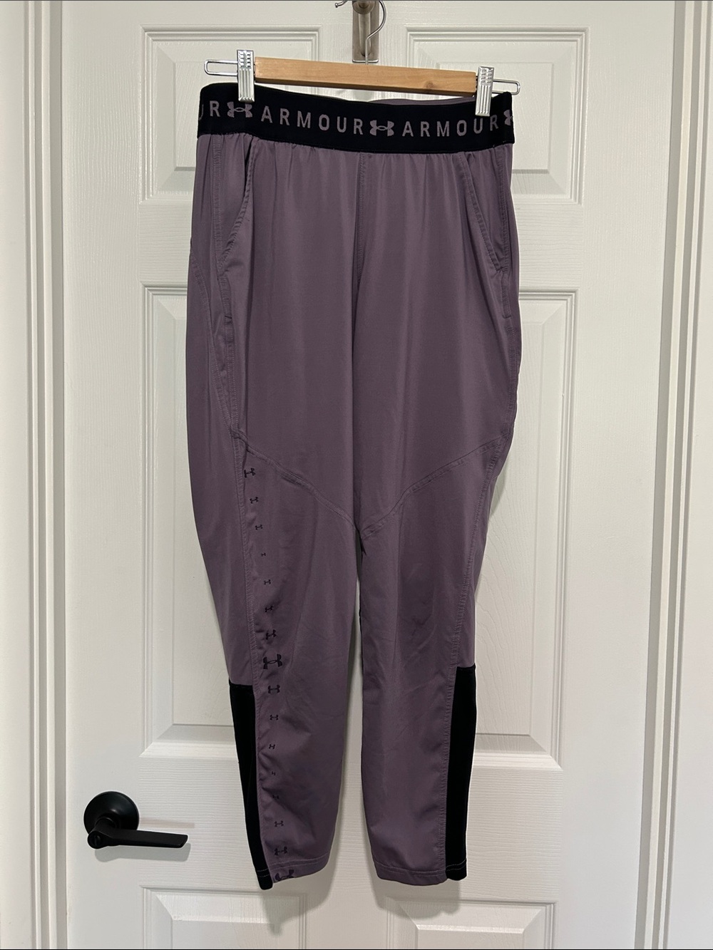 Under Armour Women’s Mauve Athletic Joggers with Black Waistband